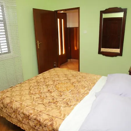 Apartment Jelena Marina